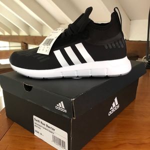 Adidas - SWIFT RUN BARRIER SHOES